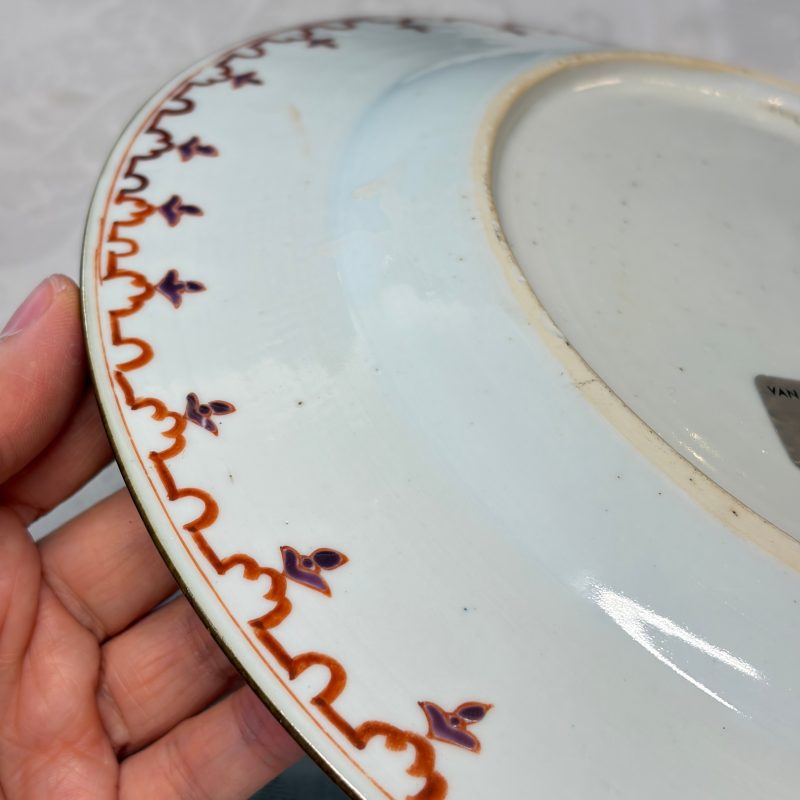 A Chinese famille rose 'arbour' plate after a design by Cornelis Pronk - 图13