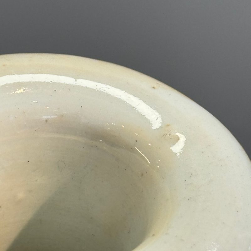 A very rare Chinese famille rose armorial kendi with the arms of De Heere for the Dutch market - 图18