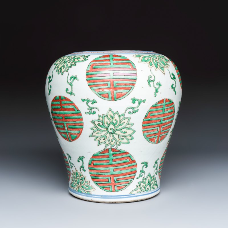 A Chinese famille verte 'Lotus and Shou' vase - 图2