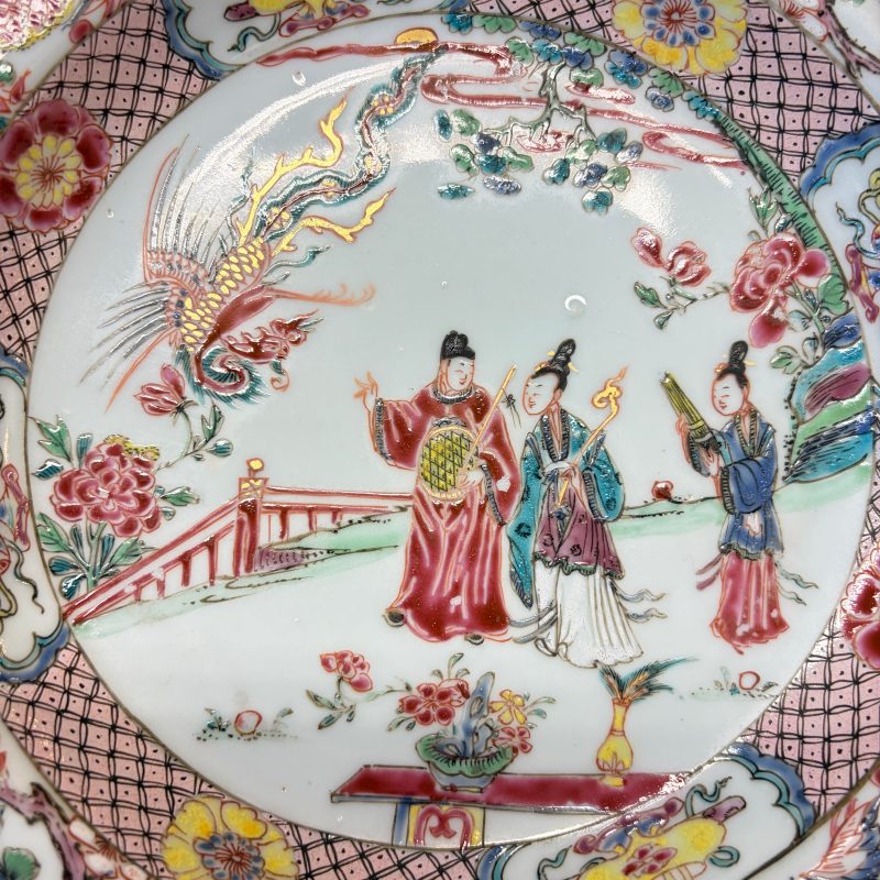 吹蕭引鳳 | A pair of Chinese famille rose 'Chui Xiao Yin Feng 吹蕭引鳳' plates - 图16