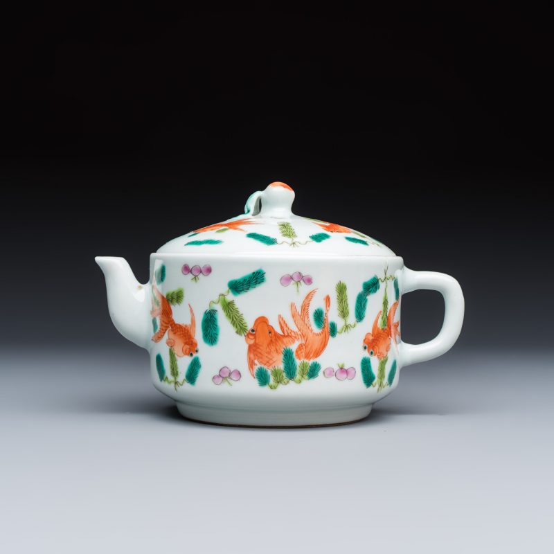 Four Chinese famille rose wares - 图2