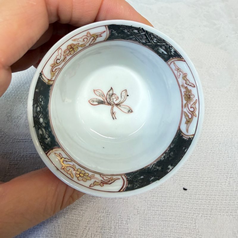 A set of six Chinese silver and gilt-decorated 'Pheasants Among Flowering Branches' tea bowls and saucers - 图35