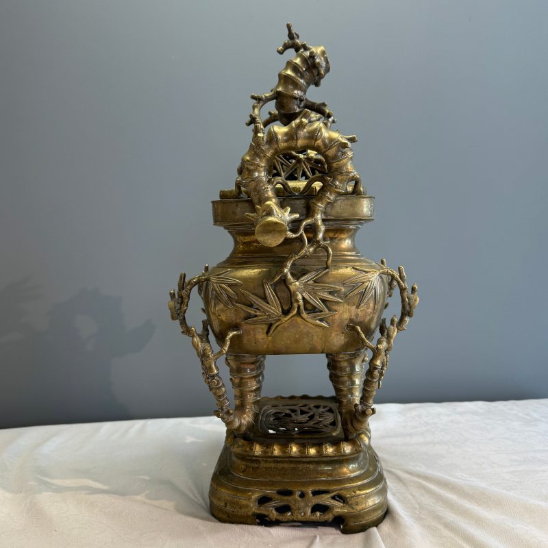 A Vietnamese bronze covered censer and stand - 图16