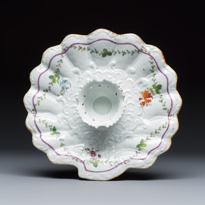 A Chinese famille rose trembleuse stand or 'Mancerina' for the Spanish or Mexican market - 图3