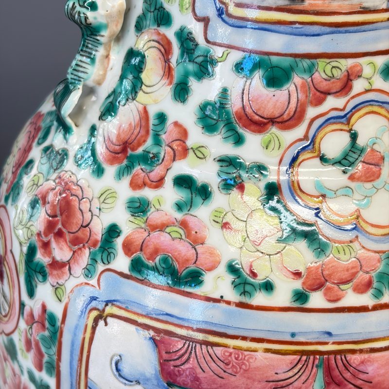A Chinese famille rose vase with narrative design - 图12