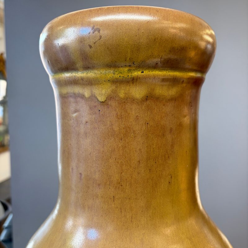 A Chinese teadust-glazed vase - 图16