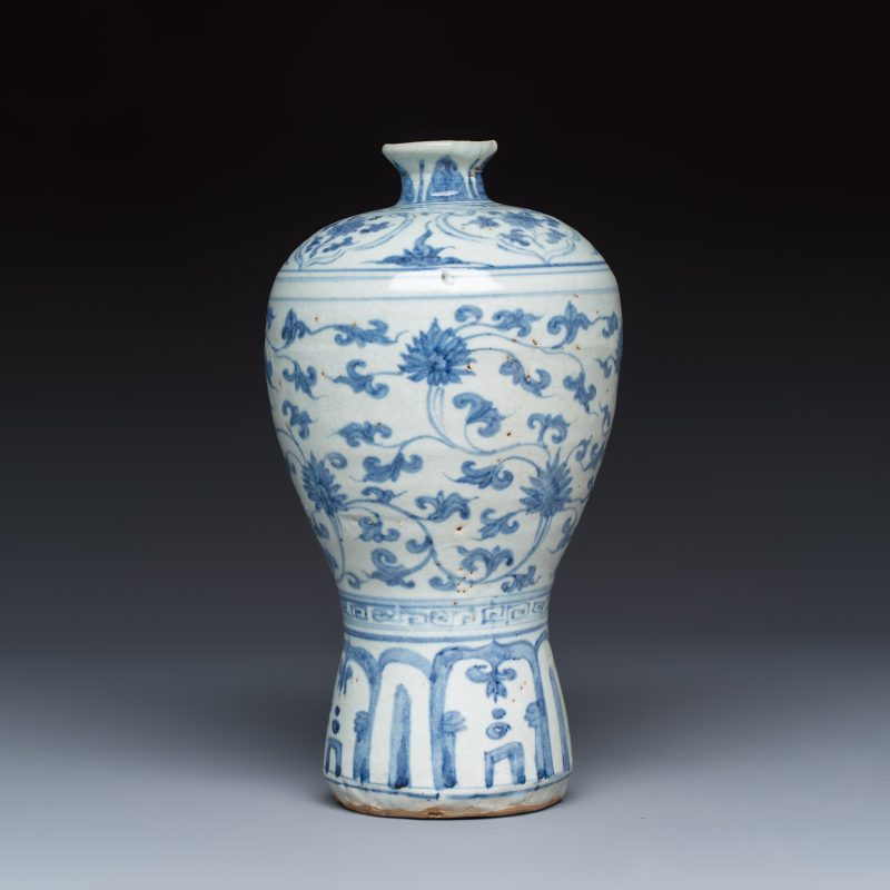 A Chinese blue and white 'Meiping' vase with lotus scrolls