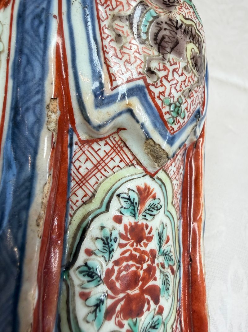 A rare Chinese wucai figure of a dignitary - 图19