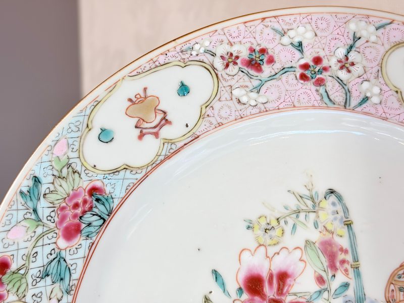 Two pairs of Chinese famille rose plates - 图17