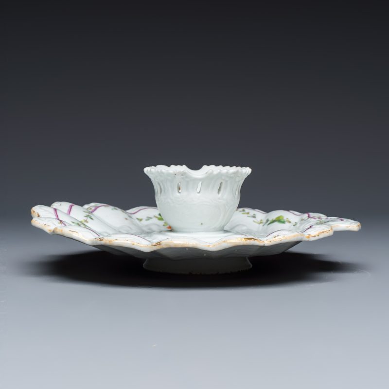 A Chinese famille rose trembleuse stand or 'Mancerina' for the Spanish or Mexican market - 图2