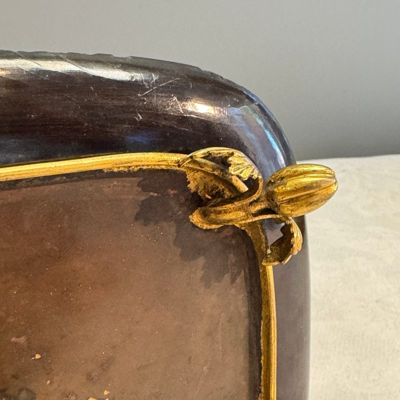 A French lacquered and gilt-bronze-mounted inkwell with a Chinese turquoise-glazed Buddha - 图21