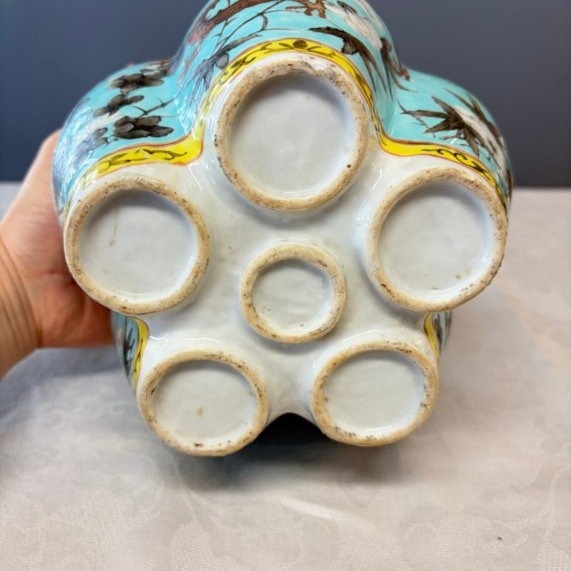 A Chinese famille rose turquoise-ground Dayazhai-style 'Dragons' vase - 图17