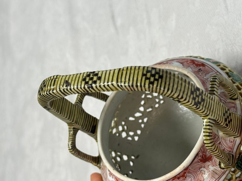 A rare Chinese verte biscuit reticulated basket - 图13
