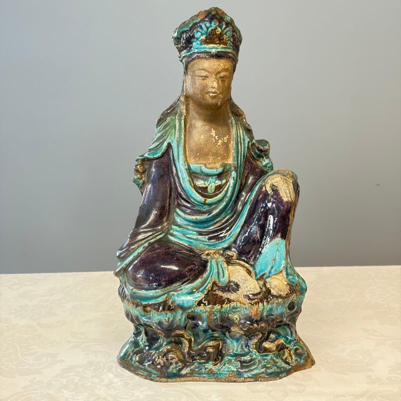 A Chinese Fahua-glazed stoneware model of Guanyin - 图9