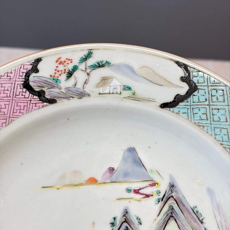 A collection of 13 Chinese famille rose 'Landscape' plates and dishes - 图54