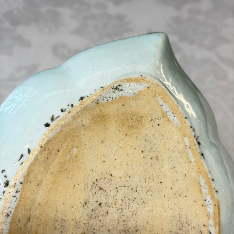 A pair of Chinese famille rose leaf-shaped saucers with figural design - 图23