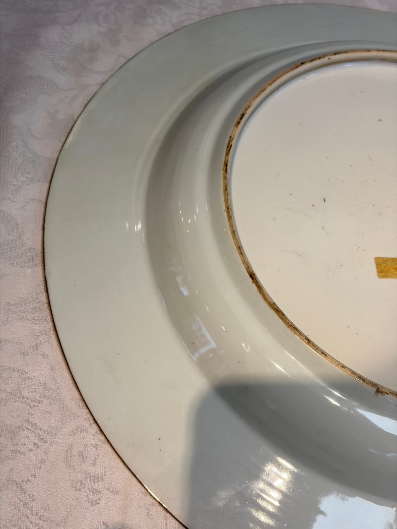 A large Chinese famille verte armorial 'Provinces' dish with the arms of Zutphen - 图16