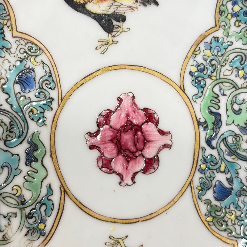 A pair of fine Chinese famille rose 'Rooster' tea bowls and saucers - 图26