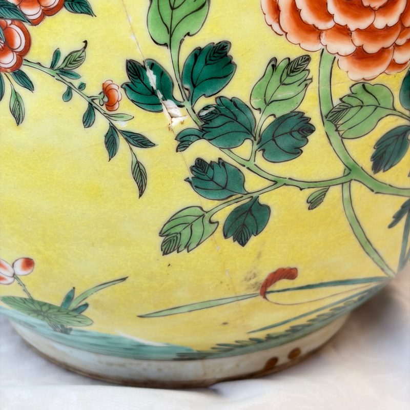 A Chinese famille verte yellow-ground 'Birds among Flowering Branches' jardinière - 图19