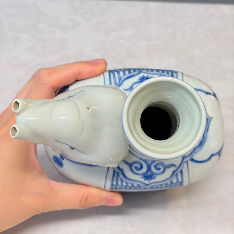 A Chinese blue and white 'Elephant' kendi - 图21