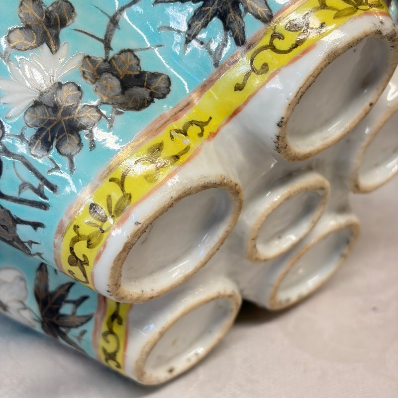 A Chinese famille rose turquoise-ground Dayazhai-style 'Dragons' vase - 图18