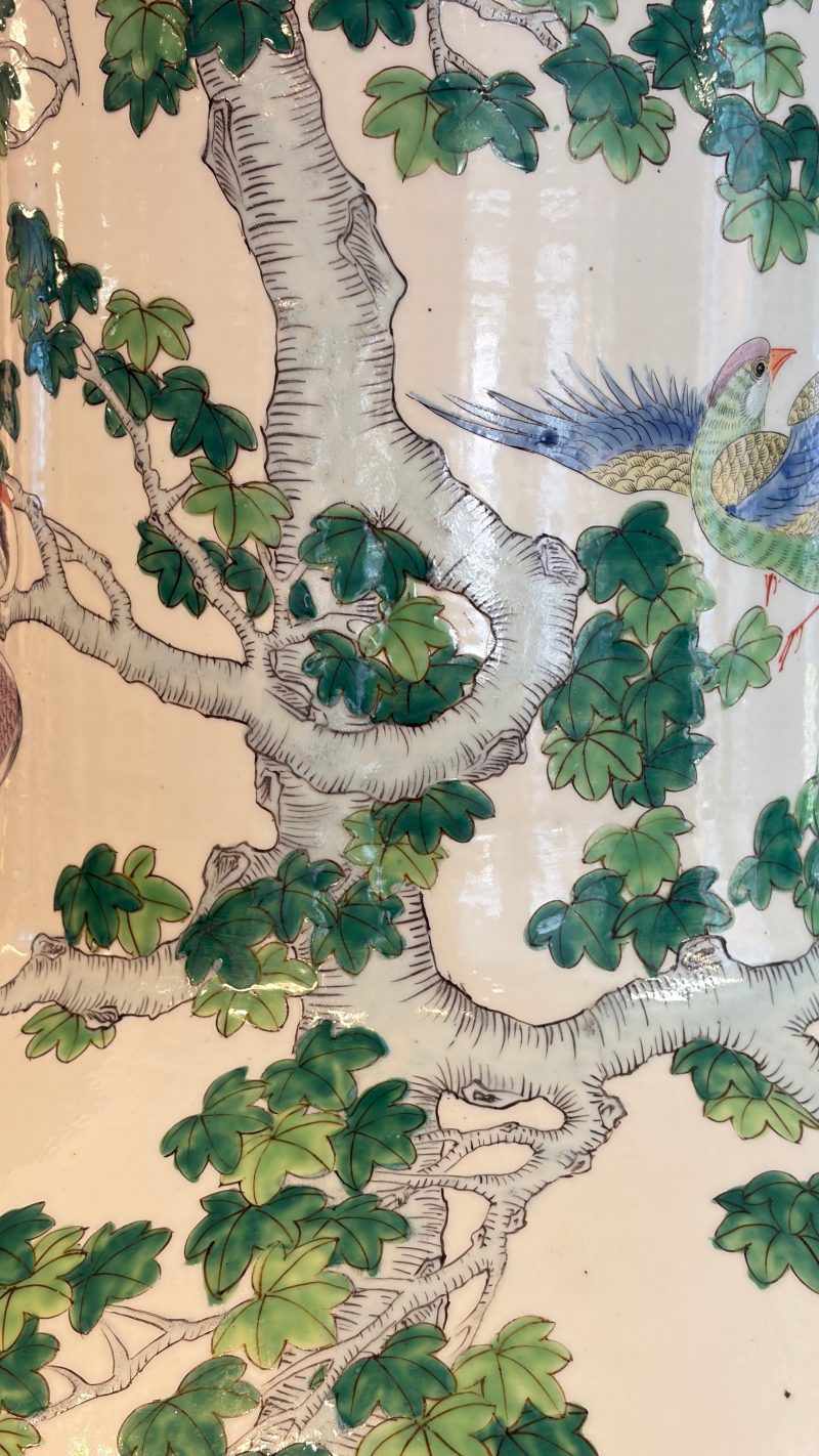 A massive pair of Chinese famille verte 'Phoenixes and Birds' vases - 图10