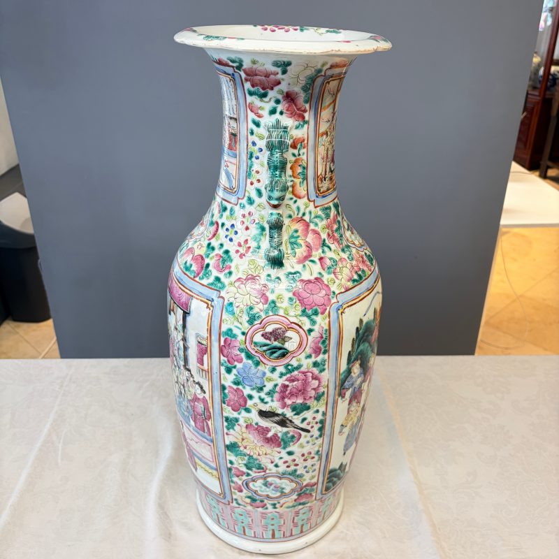 A Chinese famille rose vase with narrative design - 图17