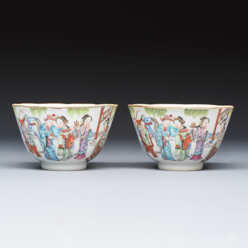A pair of Chinese famille rose 'Xi Xiang Ji' tea bowls - 图2