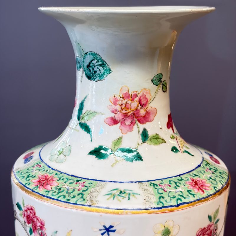 A pair of Chinese famille rose 'Court Lady in a Garden Setting' vases - 图39