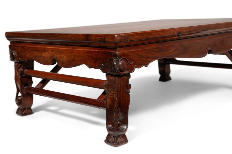 A huanghuali 'folding leg' kang table, late Ming Dynasty - 图8