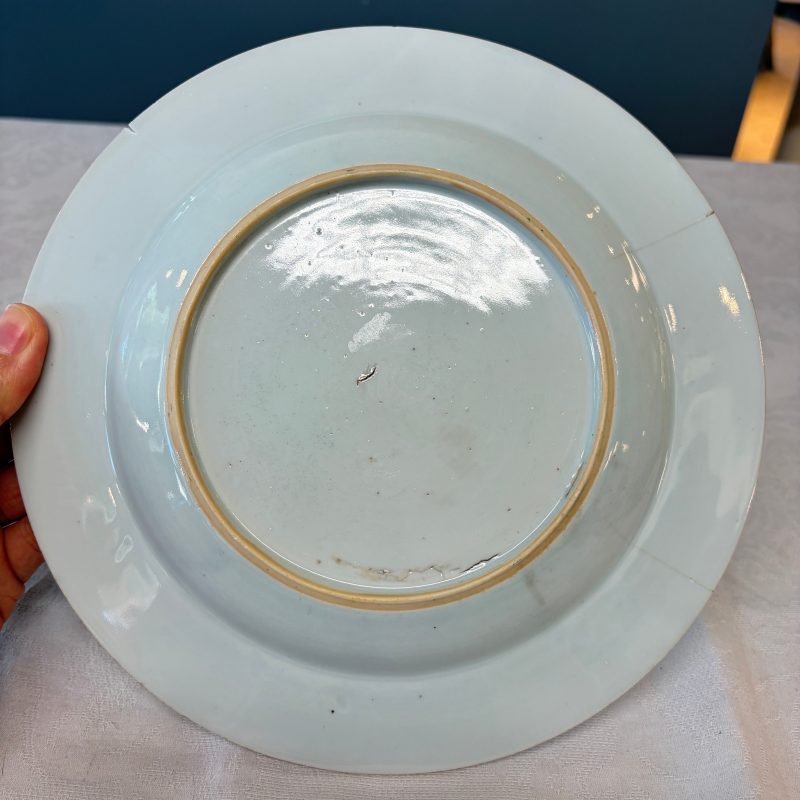A collection of 13 Chinese famille rose 'Landscape' plates and dishes - 图57