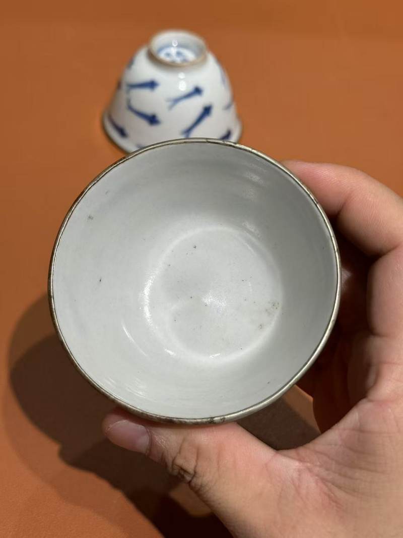 清晚期 青花鱼纹杯一对 - 图10