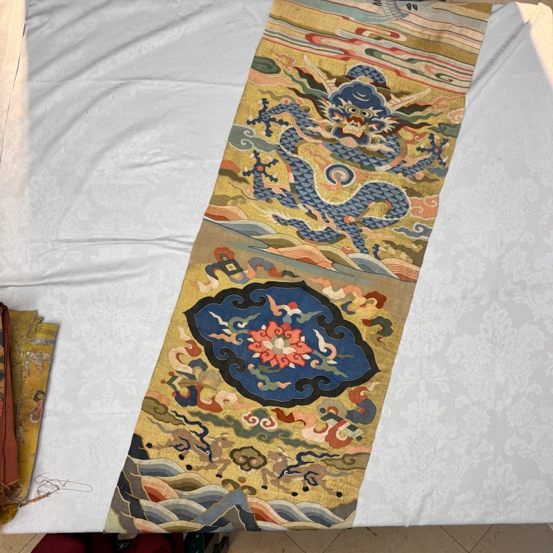 A Chinese kesi 'Deer, Crane and Dragon' panel - 图22