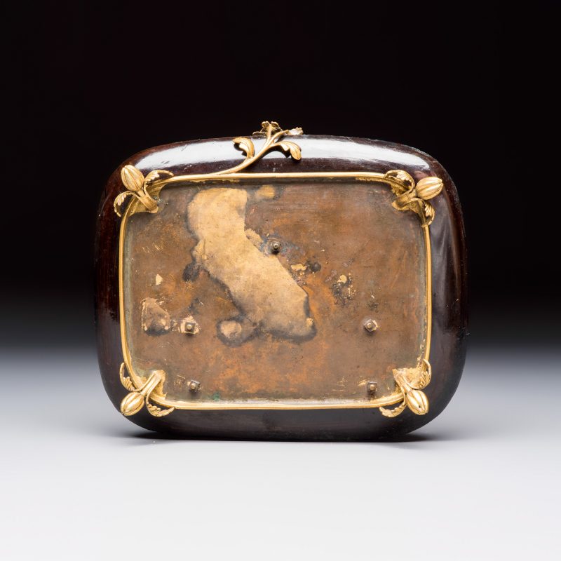 A French lacquered and gilt-bronze-mounted inkwell with a Chinese turquoise-glazed Buddha - 图7
