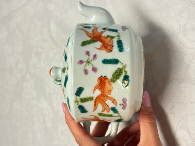 Four Chinese famille rose wares - 图26