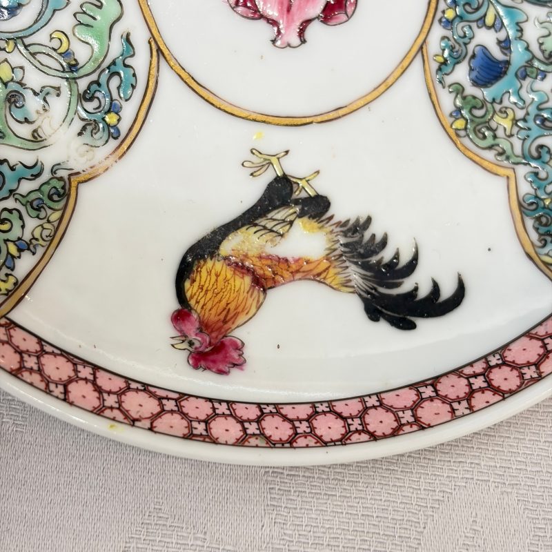 A pair of fine Chinese famille rose 'Rooster' tea bowls and saucers - 图27