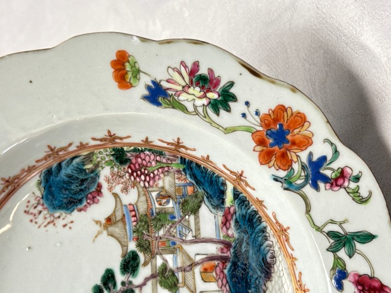 Four Chinese famille rose 'Riverscape' plates - 图15