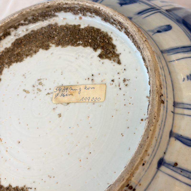 A large Chinese 'Kraak' blue and white 'Mountainous Landscape' bowl - 图25