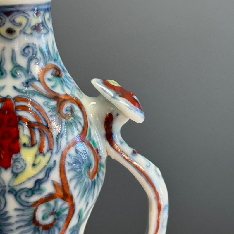 A Chinese doucai double-gourd vase with dragons and ruyi handles - 图12