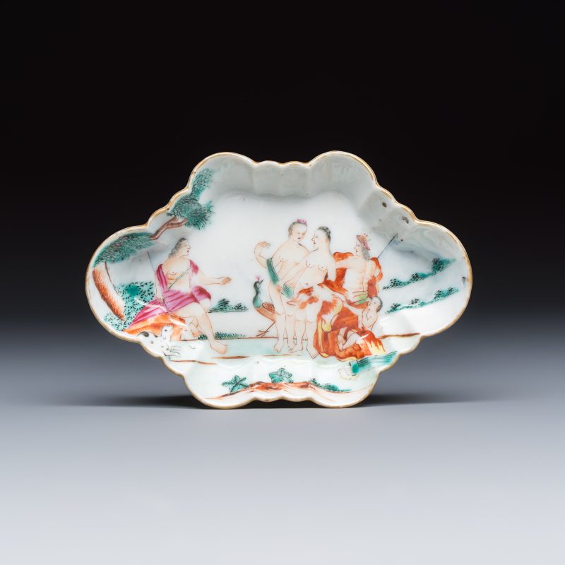 A fine Chinese export porcelain 'Judgement of Paris' spoon tray