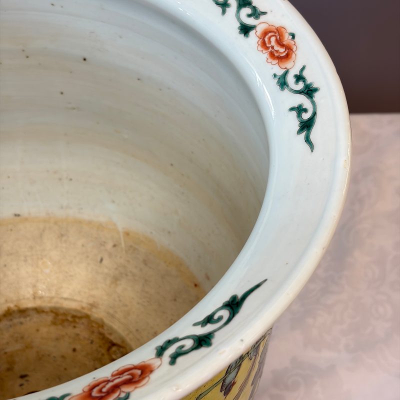 A Chinese famille verte yellow-ground 'Birds among Flowering Branches' jardinière - 图22