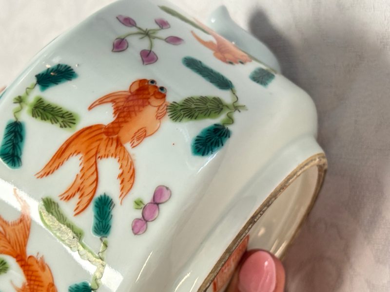 Four Chinese famille rose wares - 图30