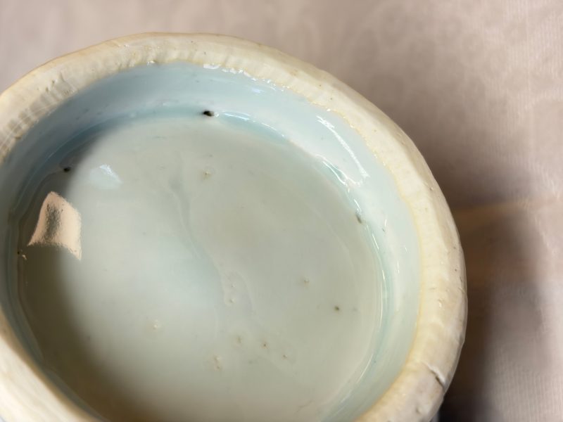 A Chinese blue and white double-handled vase with floral design - 图20