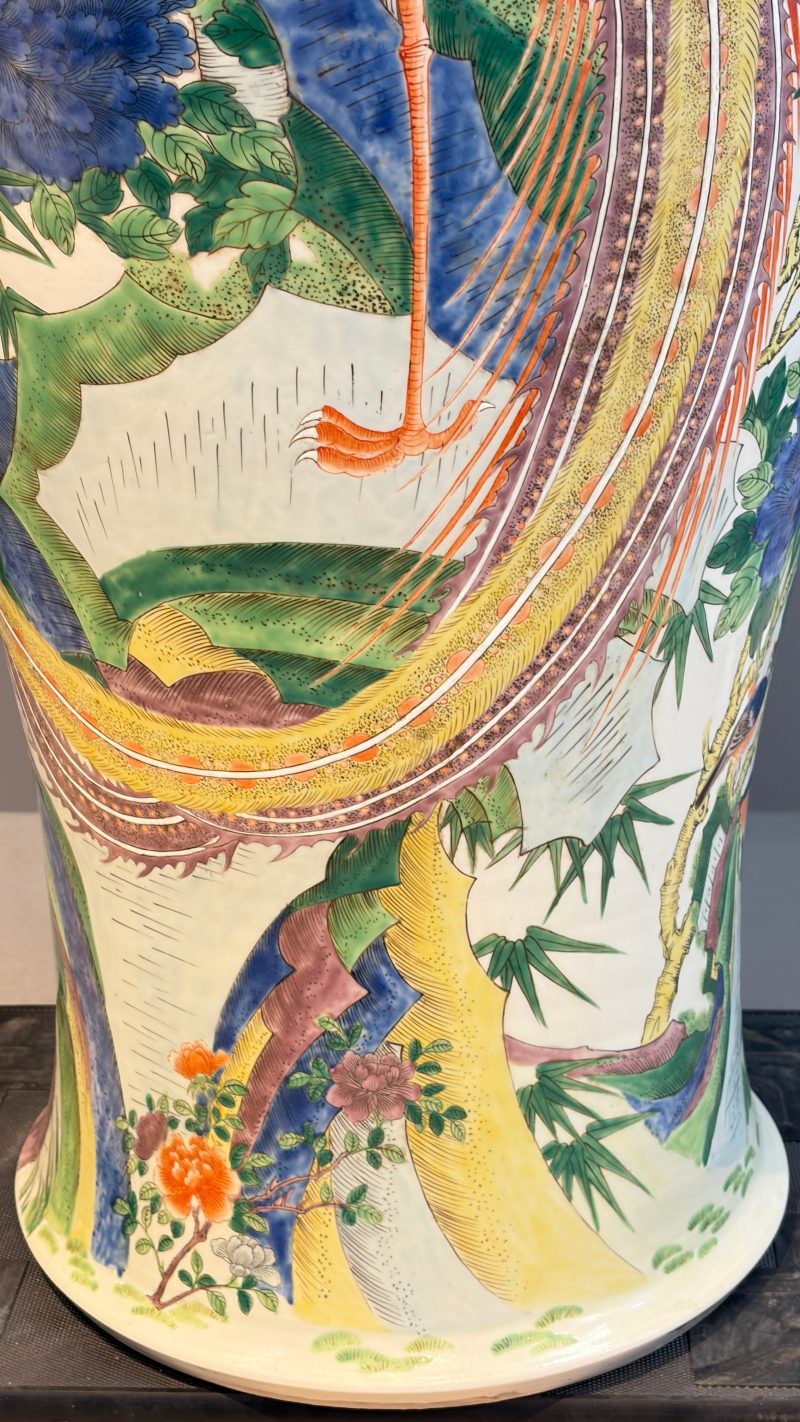 A massive pair of Chinese famille verte 'Phoenixes and Birds' vases - 图14