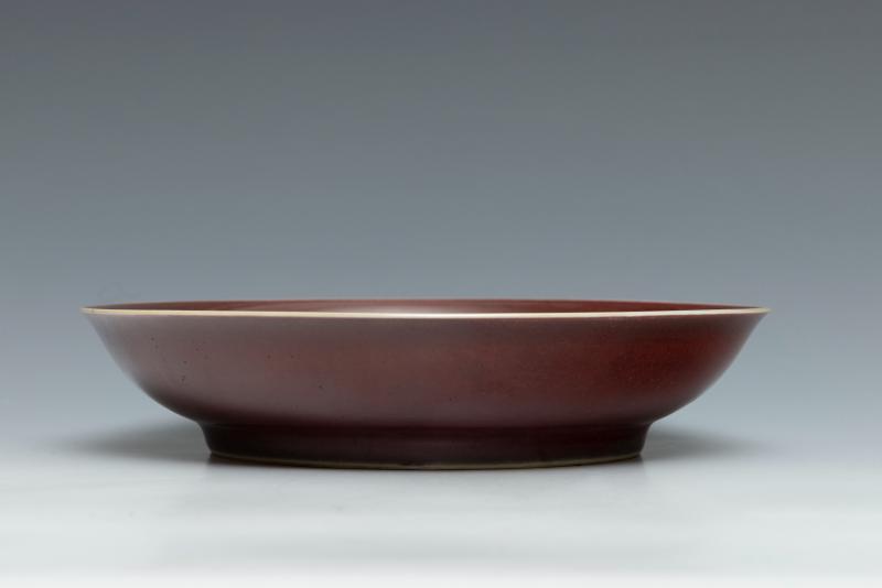A copper-red-glazed dish, Qianlong mark and of the period (1736-1795) - 图4
