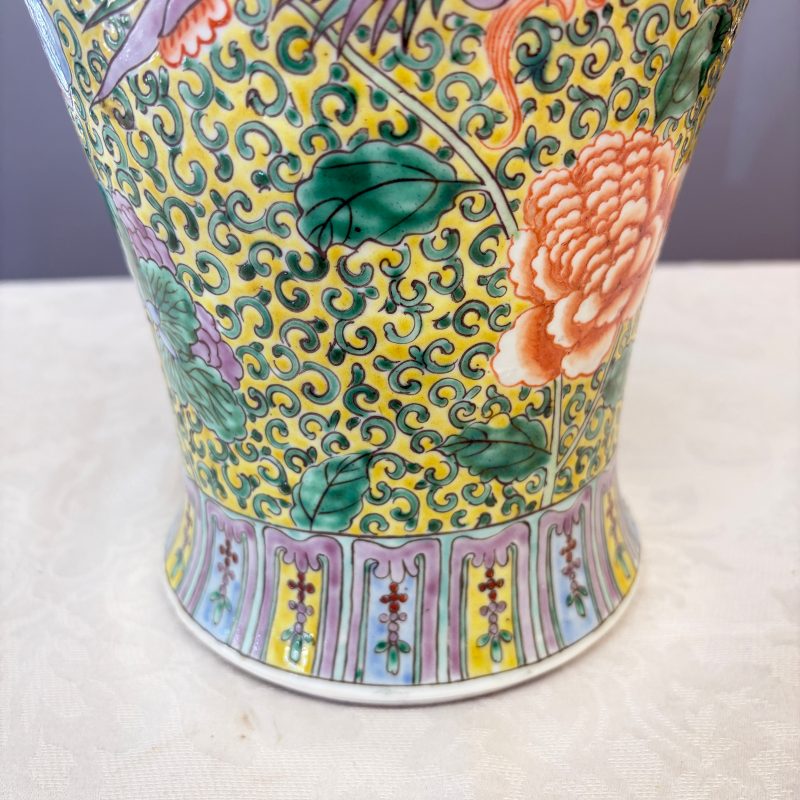 A pair of Chinese famille verte 'Phoenixes among Peonies' vases - 图11