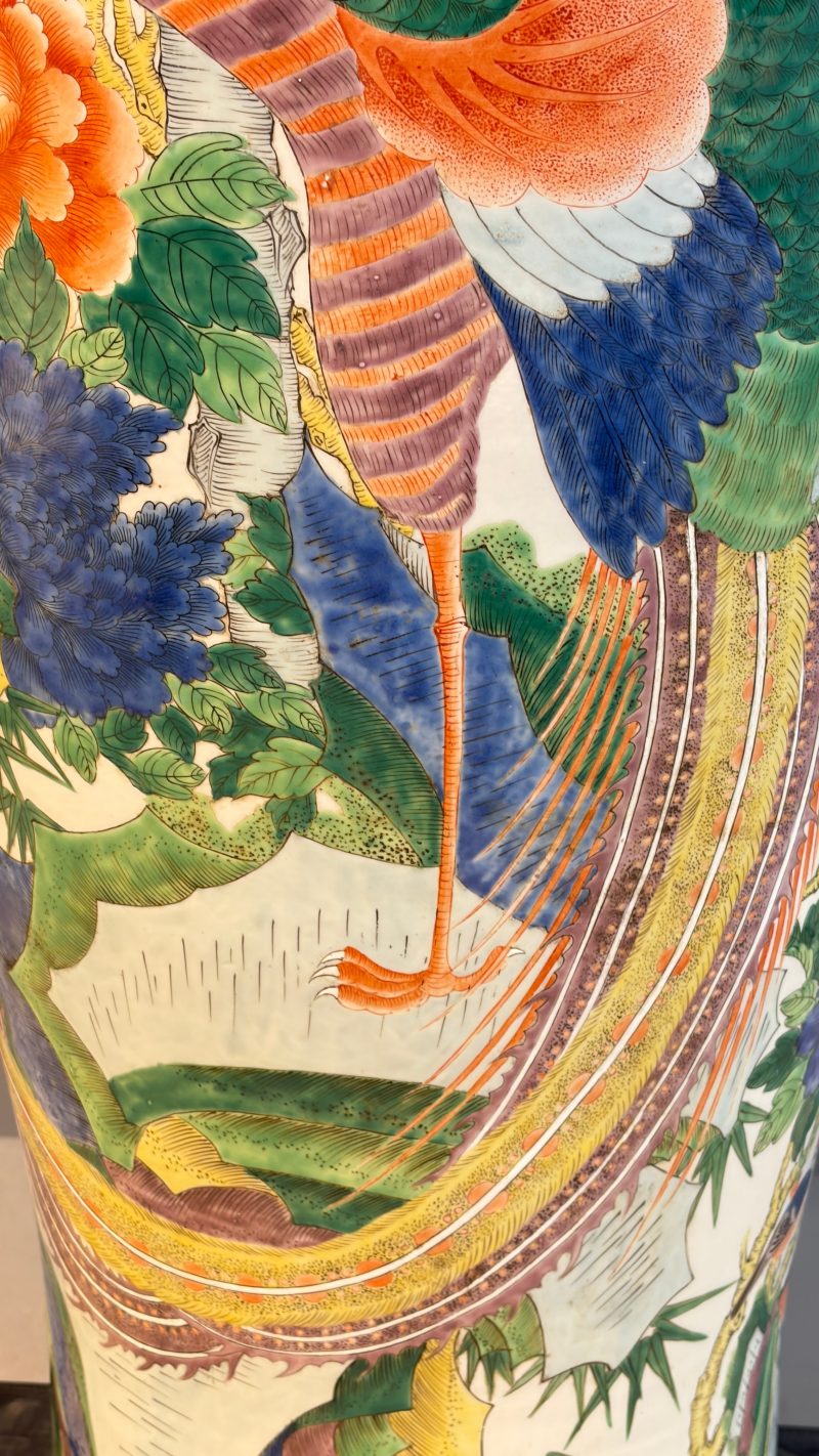 A massive pair of Chinese famille verte 'Phoenixes and Birds' vases - 图13