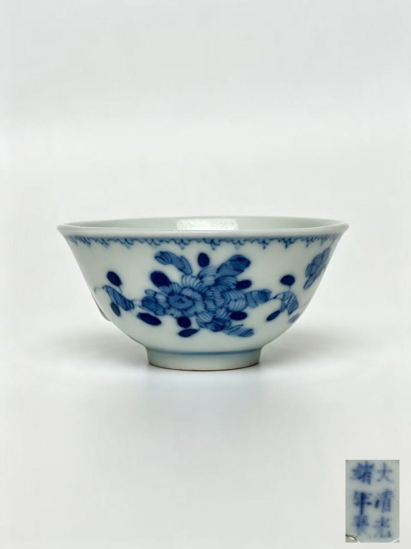清光绪 青花折枝花卉纹小杯
