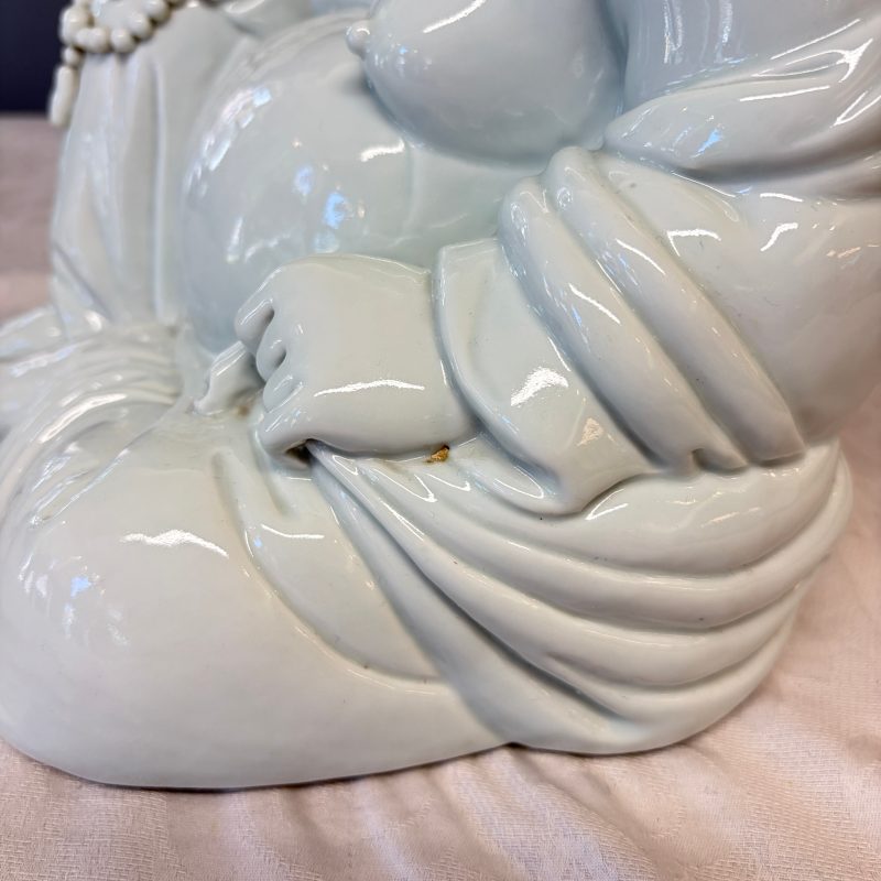 A Chinese white-glazed Milefo Buddha on a gilt-lacquered wooden lotus throne - 图27