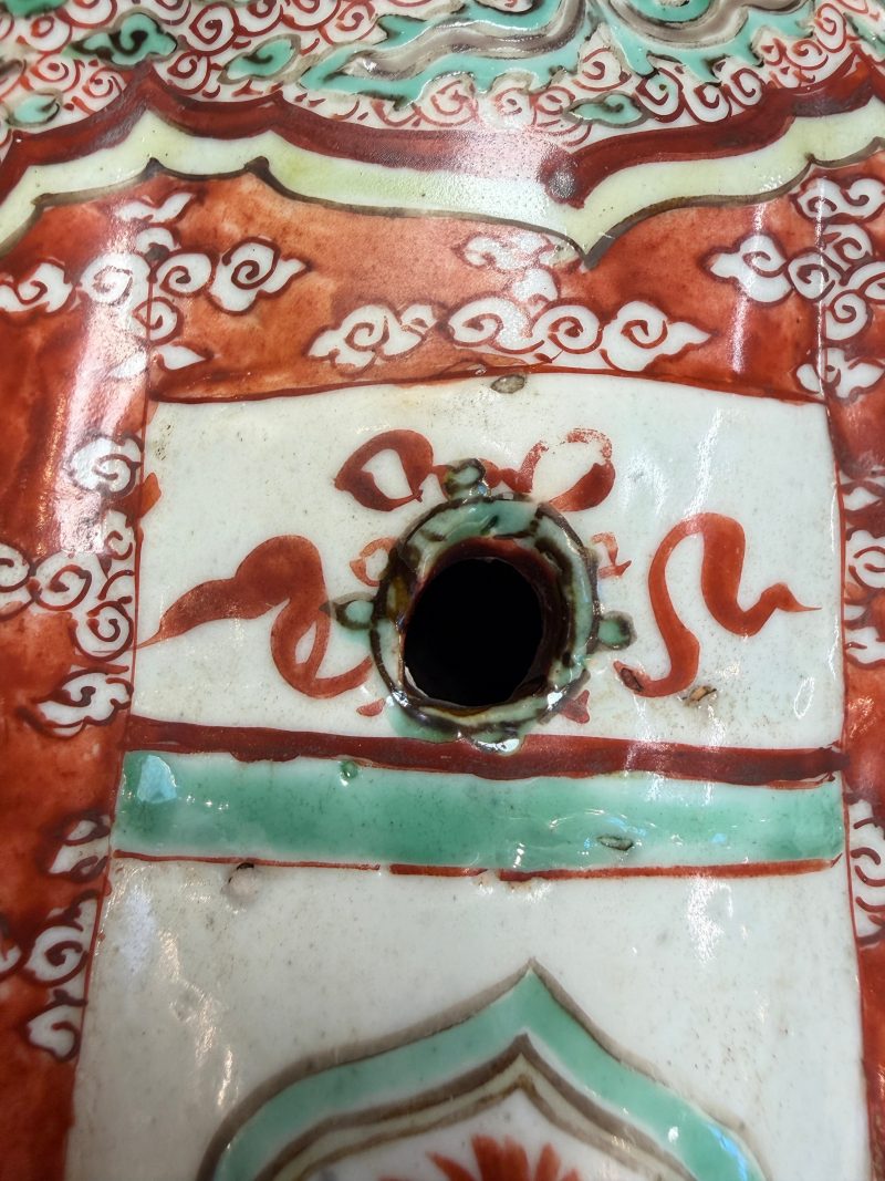 A rare Chinese wucai figure of a dignitary - 图30